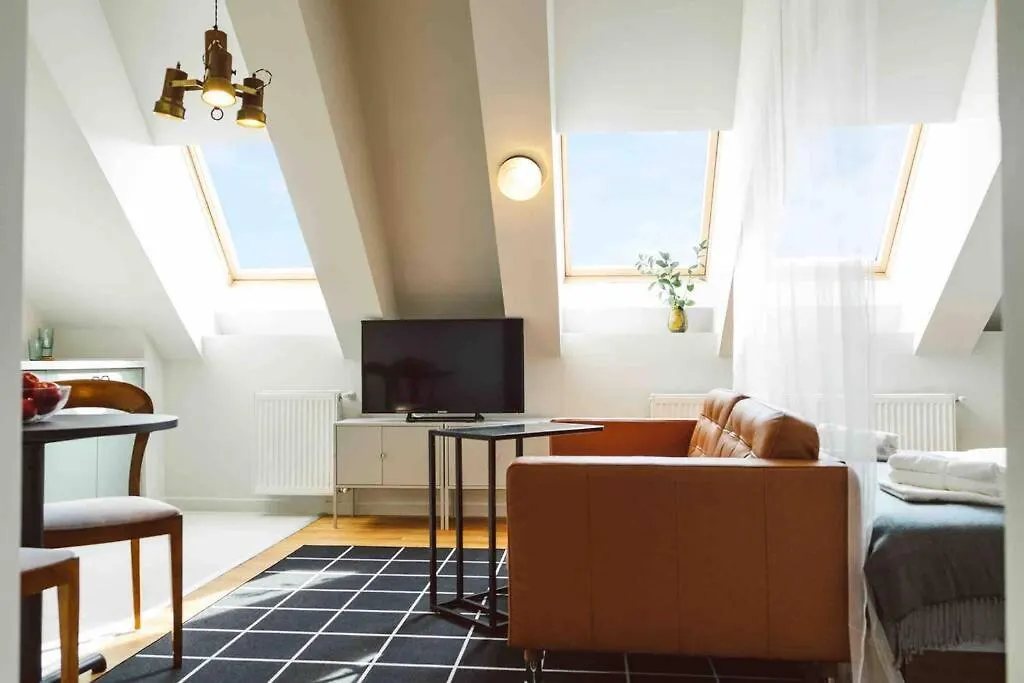 Vivando - Beautiful Studio B + Parking Bukarest 0*,
