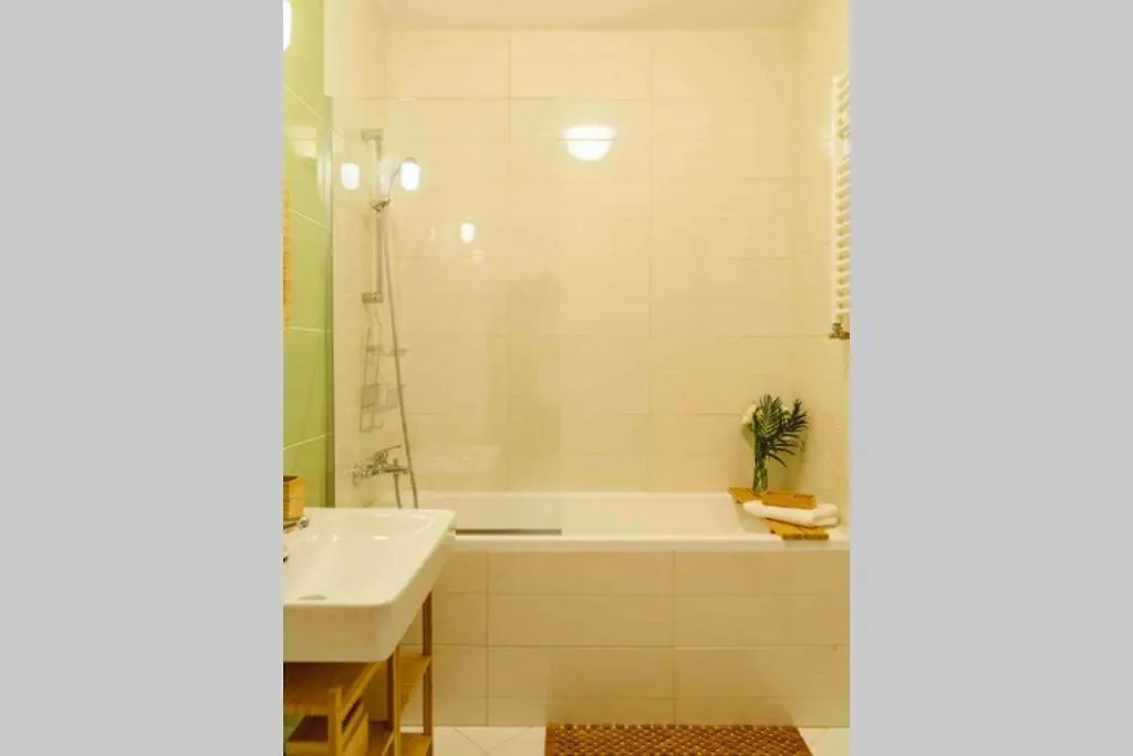 Vivando - Beautiful Studio B + Parking 부쿠레슈티 아파트